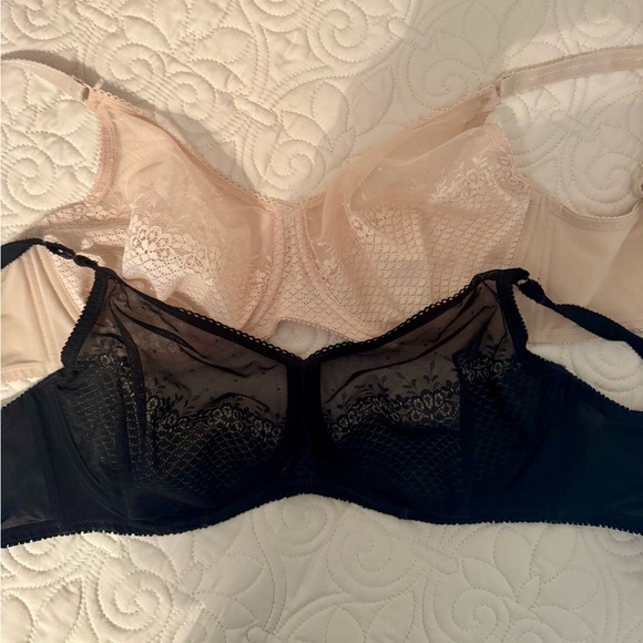 Two Elegant Lace bras from Chantelle (one black and beige) - Picture 2 of 5